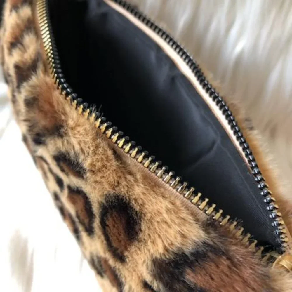 Surell Luxury Faux Fur Text Mittens & Phone Wristlet